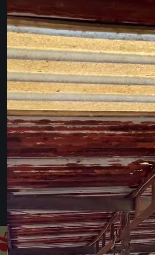 Saman balyalarının katmanlı yığını
